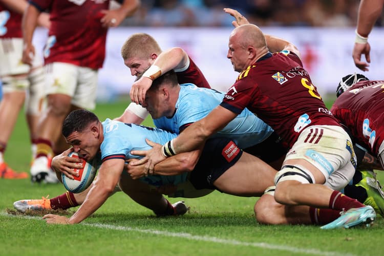 Izaia Perese put in another dominant shift for the Waratahs