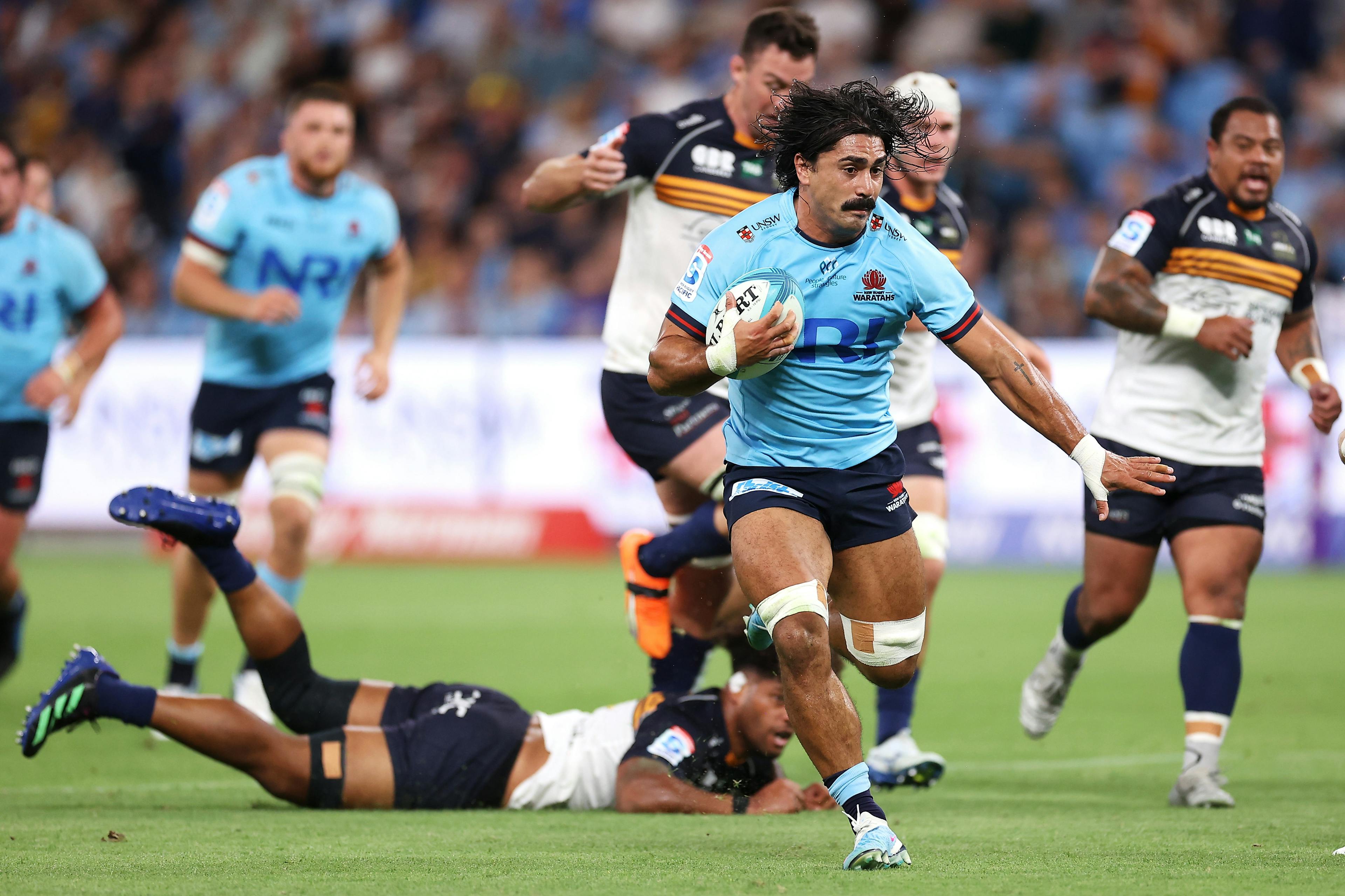 Charlie Gamble has re-signed with the Waratahs, keeping him in sky blue until 2024